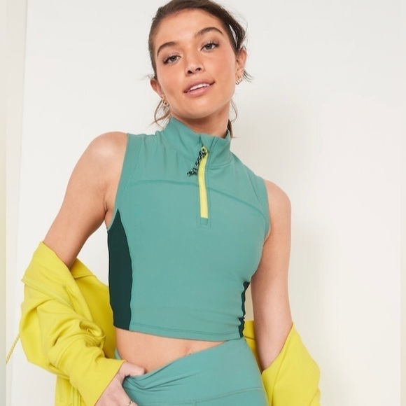 Old Navy Tops - NEW! Old Navy English Ivy PowerSoft 1/2-Zip Sleeveless Cropped Top 🏃♀️